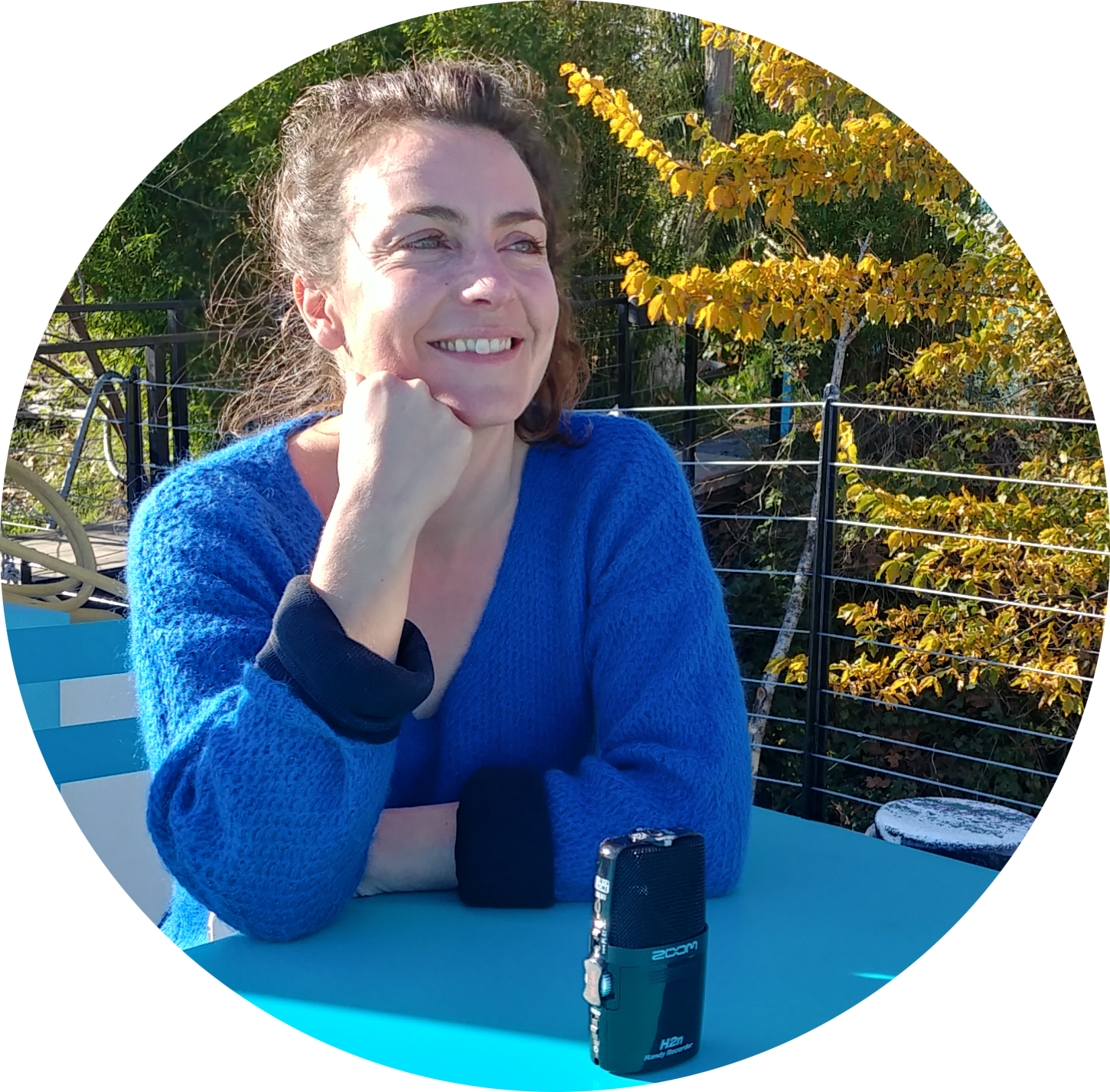 Emilie Couët répond aux question d'Esperluette Podcast pour son 10 ème épisode